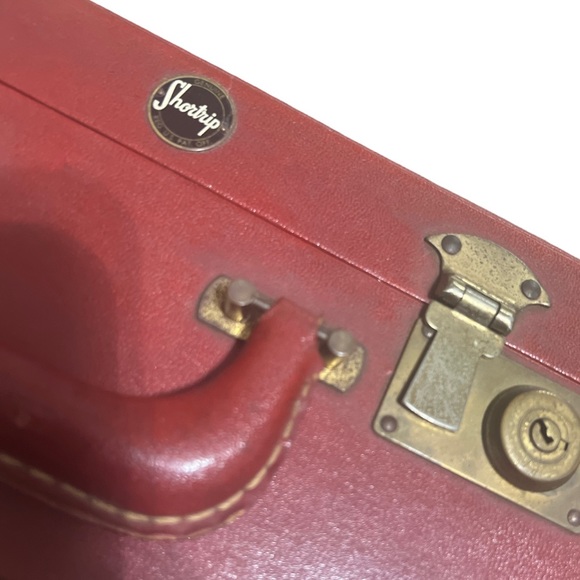 Sold/Shortrip 1940’s Vintage Burgandy Leather Makeup Train Case with Accessories - Picture 7 of 9